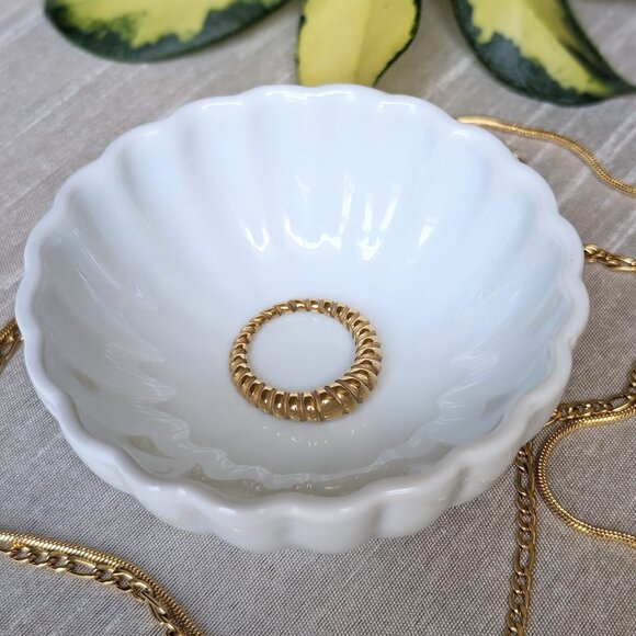 Waterproof Gold Ring Tarnish Free 18k Gold PVD Plated - Meivim Aizah Ring Size 7 - Picture 1 of 5